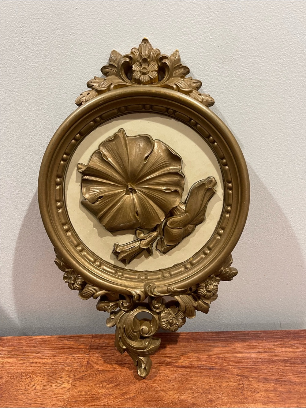 1977 Syroco Gold Floral Plaque Plastic Wall Hanging MCM 13" tall USA Vintage